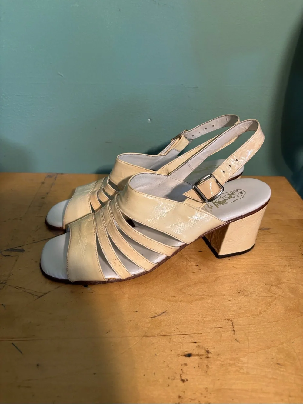 Vintage 1970’s Woman’s Cream Slingback Hushpuppy Sandals